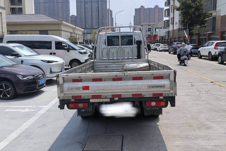 二手东风小霸王 91马力 载货车