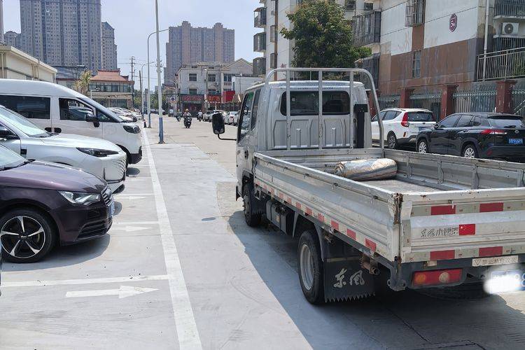 二手东风小霸王 91马力 载货车