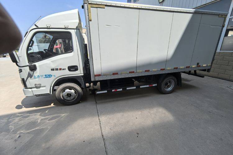 二手上汽轻卡(原上汽跃进) 95马力 载货车