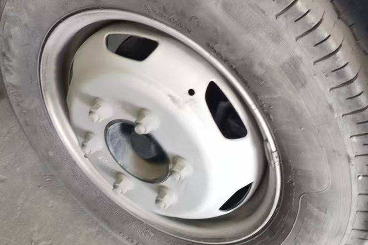 二手上汽轻卡(原上汽跃进) 95马力 载货车