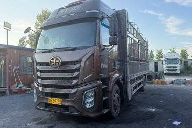 二手一汽解放 J6G 领航版 南方款 280马力 4X2 6.75米仓栅式载货车(国六) 单桥 锡柴二手载货车 黄牌