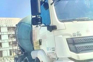 二手陕汽商用车 轩德X6 350马力 8X4 7.4方混凝土搅拌运输车(国五) 前四后八 潍柴二手搅拌车图片