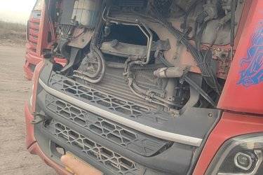 二手东风柳汽 乘龙H7重卡 460马力 6X4牵引车(国六) 双驱 玉柴二手牵引车 黄牌