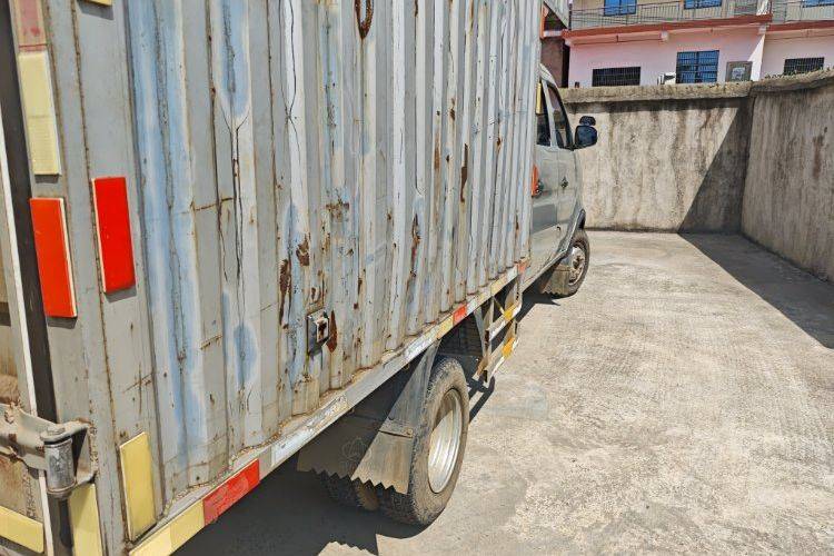 长安跨越 112马力 载货车
