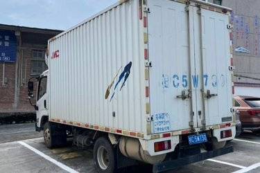 二手江铃 凯运蓝鲸 重载型普通款 129马力 4.08米单排厢式轻卡(国五) 单桥 庆铃五十铃二手载货车 蓝牌图片