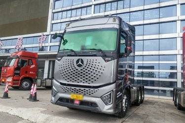 二手福田 欧曼银河 660马力 6X4 AMT自动挡牵引车(国六)(气囊)(国六) 双驱 福田康明斯二手牵引车 黄牌图片