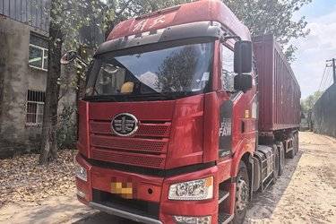 二手一汽解放 新J6P重卡 质惠版 520马力 6X4 牵引车(国六) 双驱 锡柴二手牵引车 黄牌