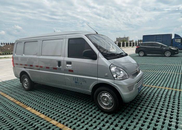 二手上汽通用五菱 99马力 载货车