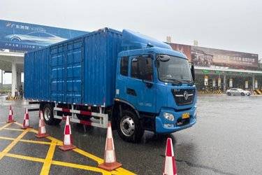 二手东风商用车 天锦KR PLUS 舒适版 240马力 4X2 6.8米厢式载货车(国六) 单桥 东风二手载货车 黄牌图片