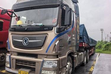 二手东风商用车 天龙旗舰KX 经典版 520马力 6X4 AMT自动档牵引车(国六) 双驱 东风康明斯二手牵引车 黄牌图片