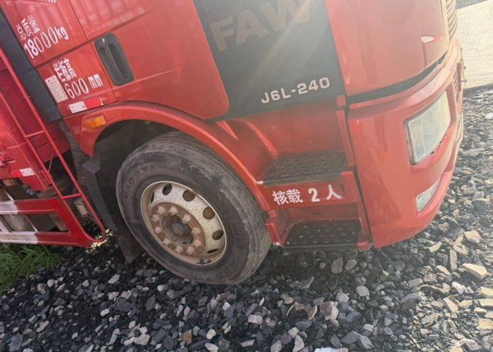 二手一汽解放 240马力 载货车