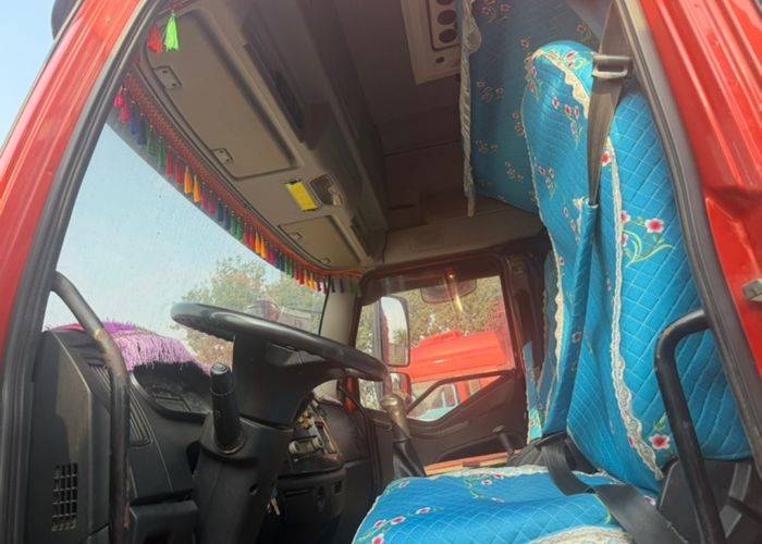 二手一汽解放 240马力 载货车