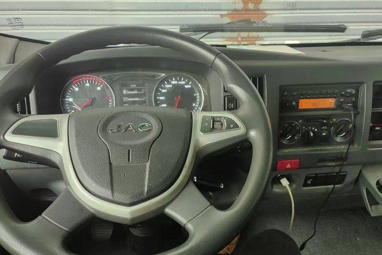 江淮帅铃 132马力 载货车