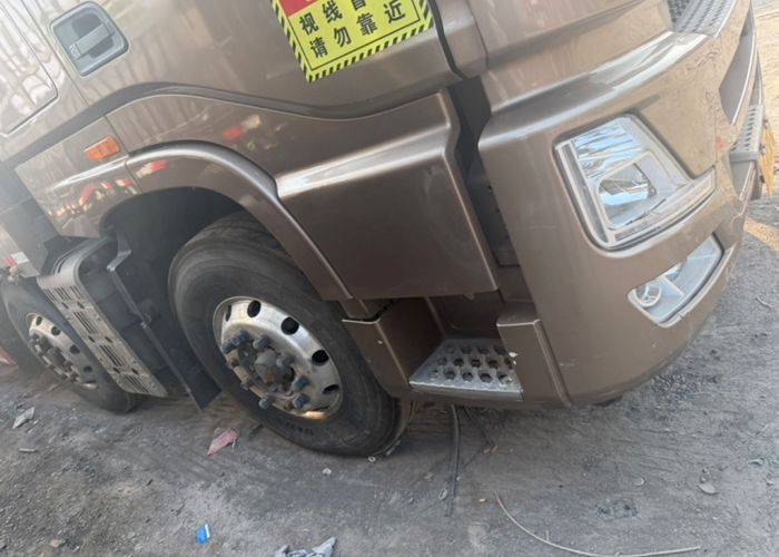 二手东风商用车 560马力 载货车