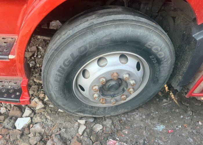 二手一汽解放 240马力 载货车