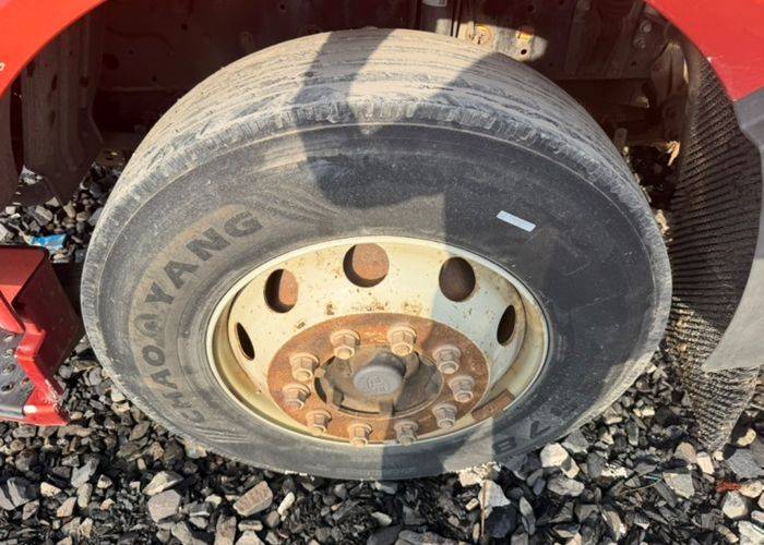 二手一汽解放 240马力 载货车