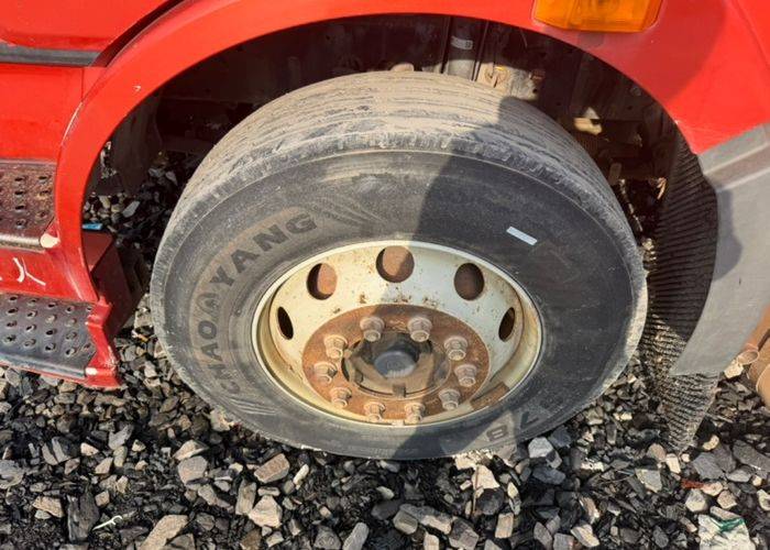 二手一汽解放 240马力 载货车