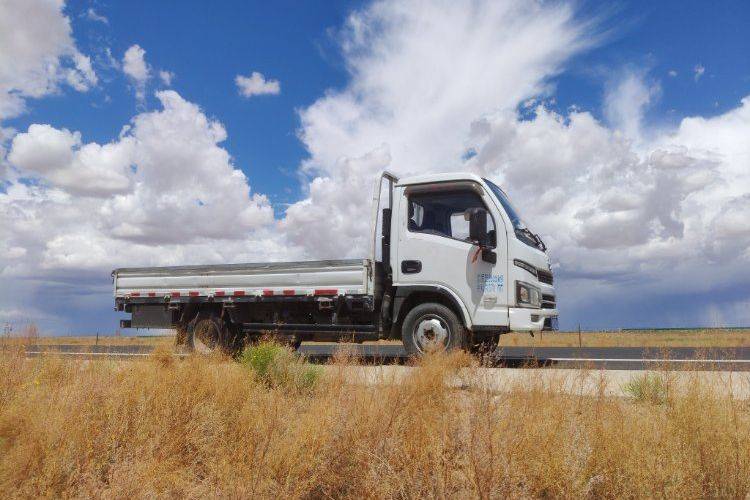 二手上汽轻卡(原上汽跃进) 95马力 载货车