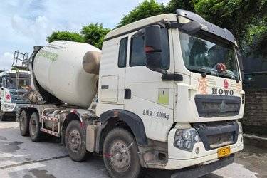 二手中国重汽 HOWO TX 340马力 8X4 7.5方混凝土搅拌车(国五) 前四后八 中国重汽二手搅拌车