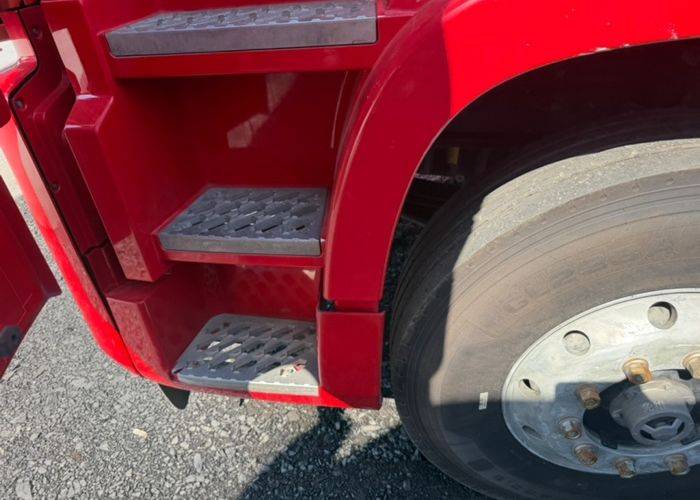 二手东风商用车 560马力 载货车