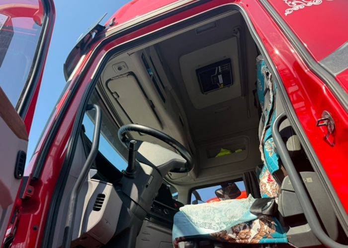 二手东风商用车 560马力 载货车