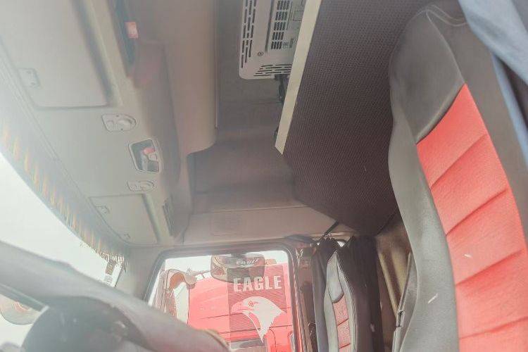 二手一汽解放 320马力 载货车