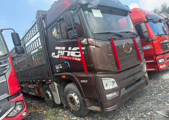 二手青岛解放 350马力 载货车