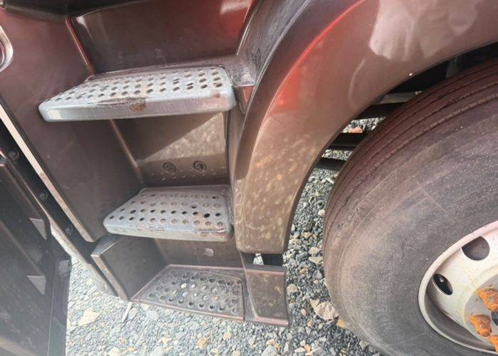 二手青岛解放 350马力 载货车