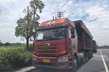 二手青岛解放 JH6⁺重卡 生活舱版 500马力 6X4 AMT牵引车(国五) 双驱 康明斯二手牵引车 黄牌图片