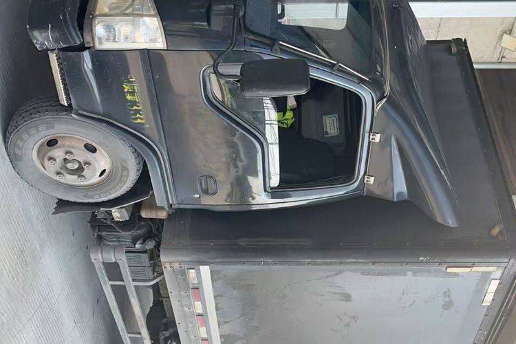 二手庆铃五十铃 98马力 载货车