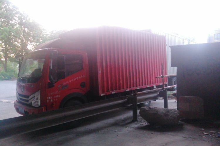 二手东风多利卡 136马力 载货车