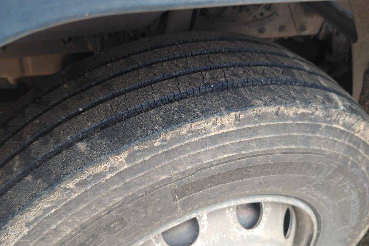 二手东风柳汽乘龙 260马力 载货车