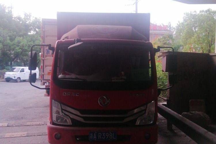 二手东风多利卡 136马力 载货车