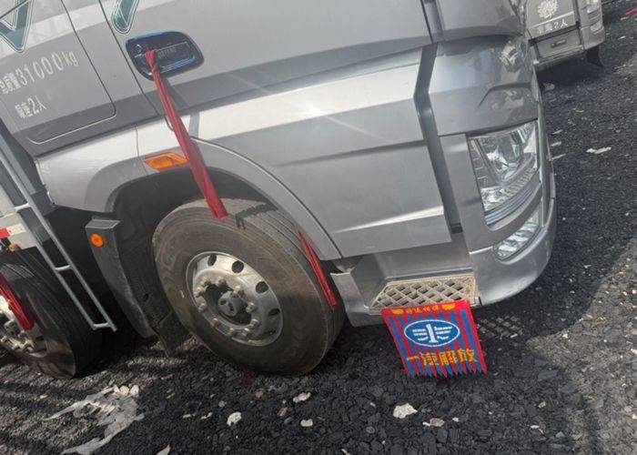 二手一汽解放 460马力 载货车
