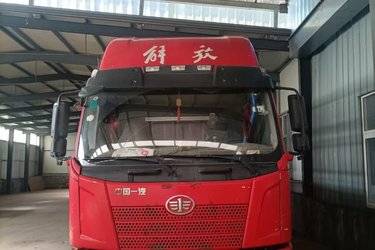 二手一汽解放 J6L中卡 领航版 180马力 4X2 6.8米排半仓栅式载货车(国四) 单桥 一汽解放二手载货车 黄牌图片