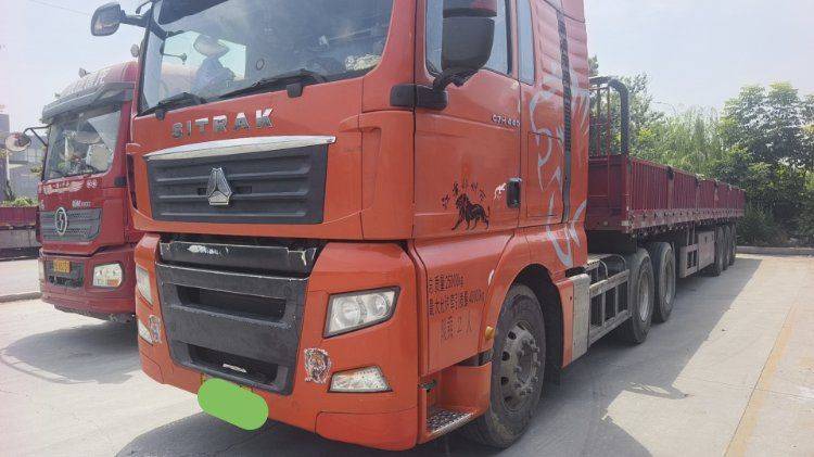 二手重汽汕德卡 440马力 牵引车