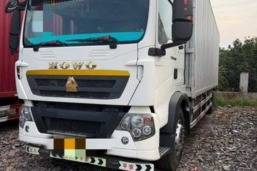 二手中国重汽 HOWO TX5重卡 280马力 4X2 9.6米厢式载货车(国五) 单桥 曼二手载货车 黄牌图片