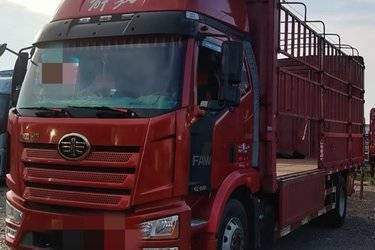 二手一汽解放 J6L中卡 精英版 240马力 4X2 6.75米仓栅式载货车(国五) 单桥 锡柴二手载货车 黄牌