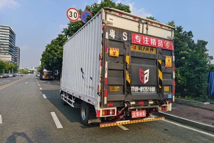 二手庆铃五十铃 115马力 载货车