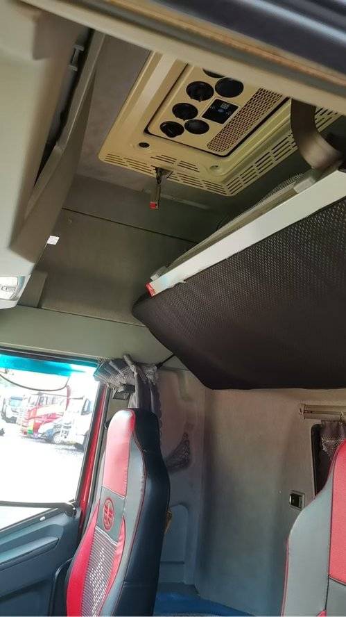 一汽解放 240马力 载货车