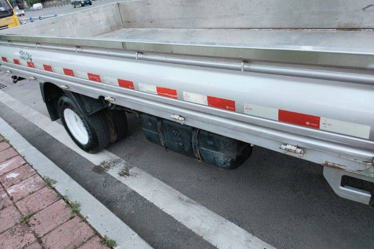 二手福田祥菱 122马力 载货车