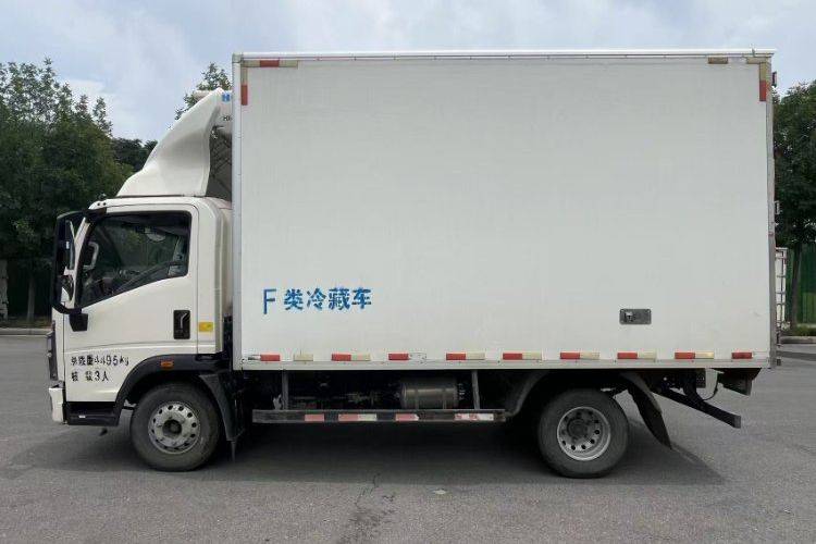 二手重汽HOWO轻卡 170马力 载货车