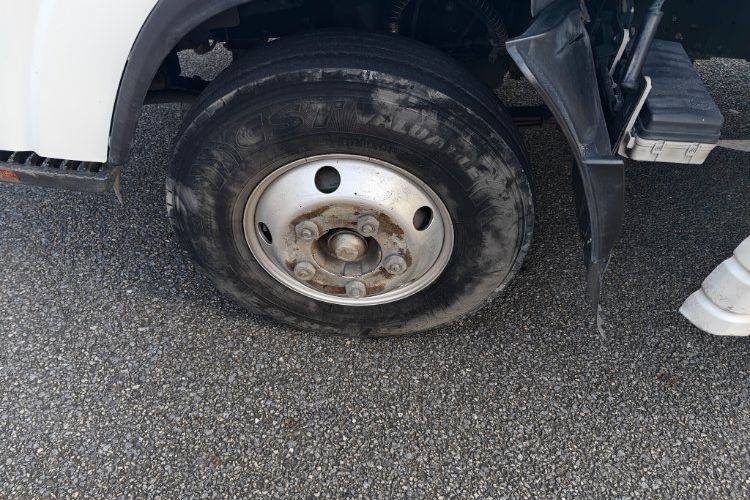 二手庆铃五十铃 115马力 载货车