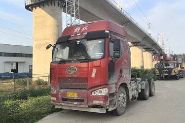 二手一汽解放 J6P重卡 领航版 460马力 6X2牵引车(国五) 双导 一汽解放二手牵引车 黄牌图片