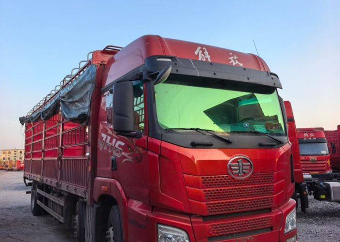 二手青岛解放 350马力 载货车