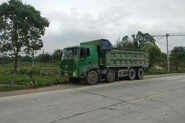 二手三环十通 昊龙重卡 270马力 8X4 6.2米自卸车(国五) 前四后八 玉柴二手自卸车 黄牌图片