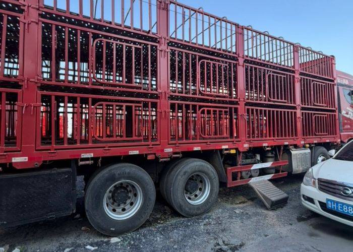 二手青岛解放 460马力 专用车