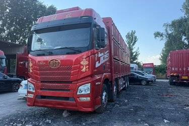 二手畜禽运输车 青岛解放 解放JH6 460