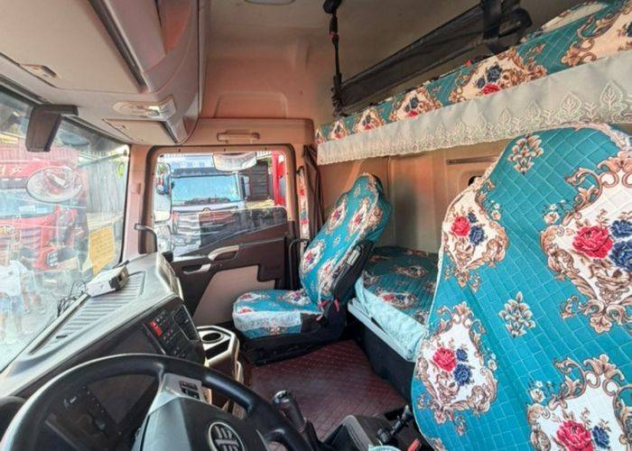 二手青岛解放 460马力 专用车