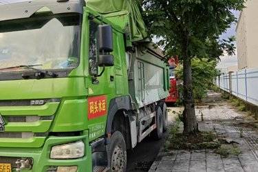 二手中国重汽 HOWO重卡 380马力 8X4 6.2米自卸车(国五) 前四后八 潍柴二手自卸车 黄牌图片